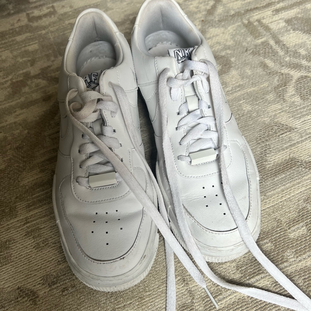 Nike Women’s Pixel Sneakers - size 9 - excellent condition